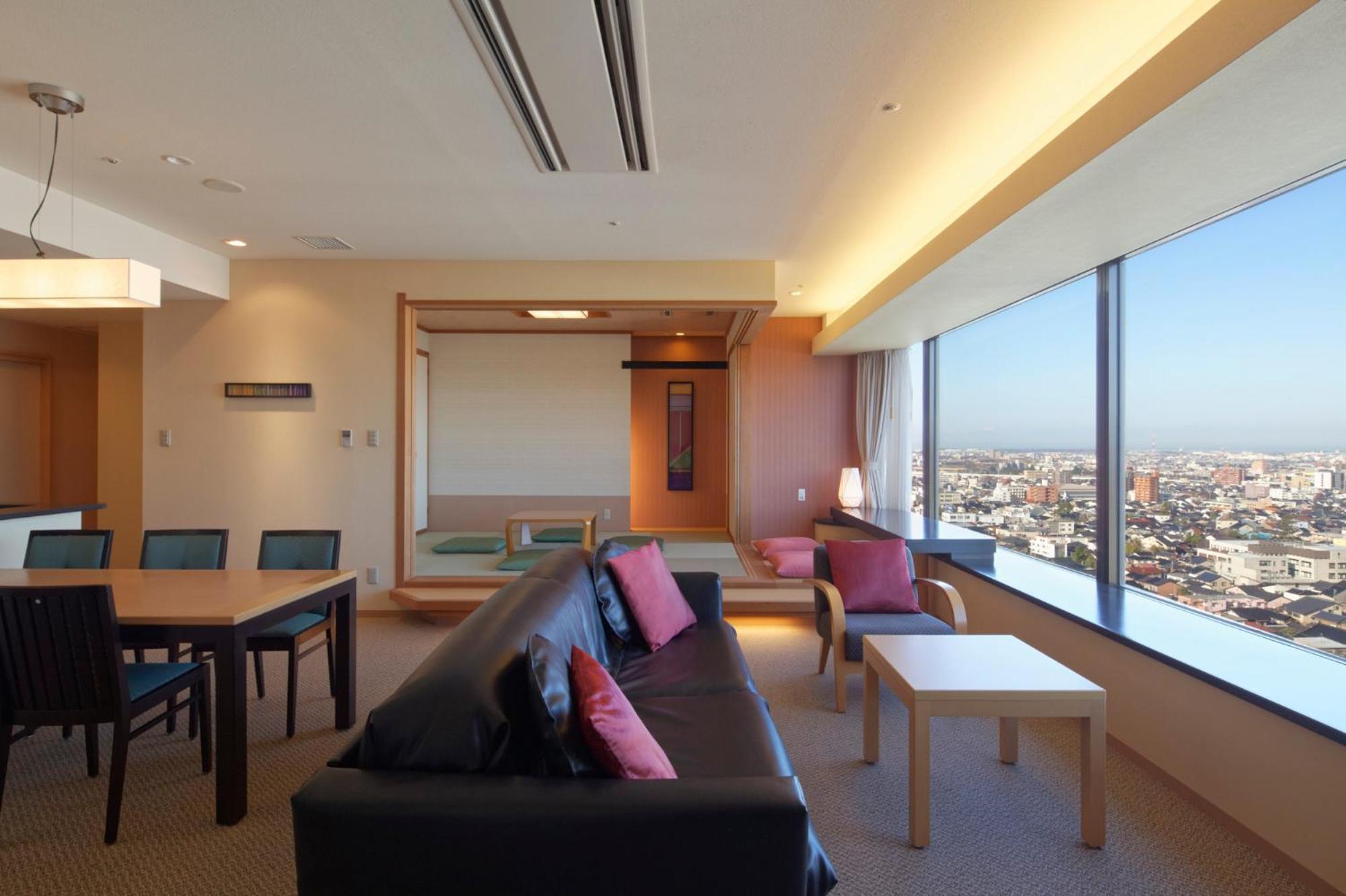 Kanazawa Tokyu Hotel Екстериор снимка A suite at the hotel