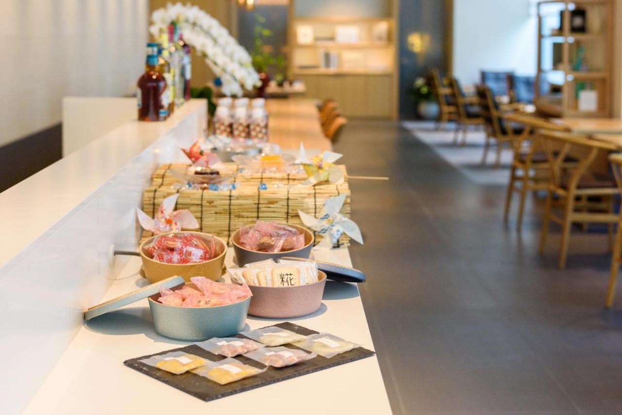 Kanazawa Tokyu Hotel Екстериор снимка A buffet at a restaurant